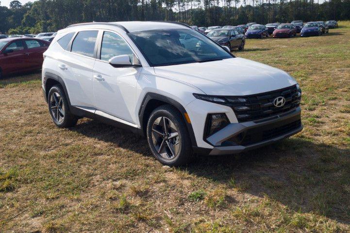 New 2026 White Hyundai SEL FWD image 3