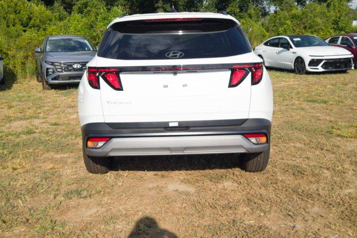 New 2026 White Hyundai SEL FWD image 6