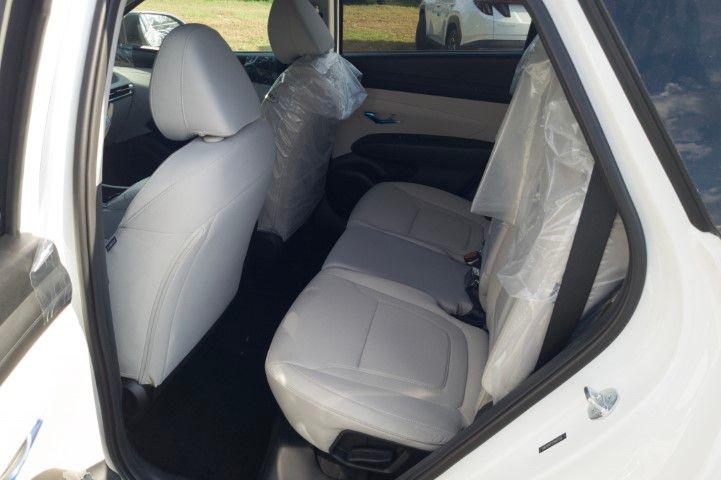 New 2026 White Hyundai SEL FWD image 17