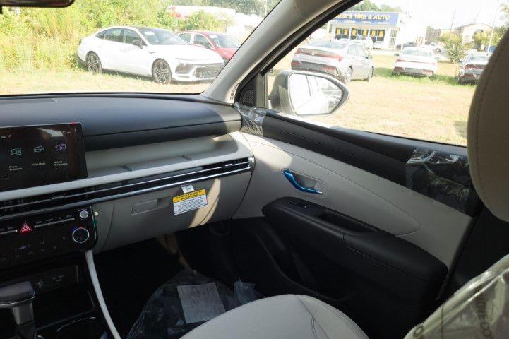 New 2026 White Hyundai SEL FWD image 18