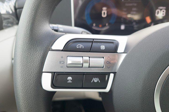 New 2026 White Hyundai SEL FWD image 29