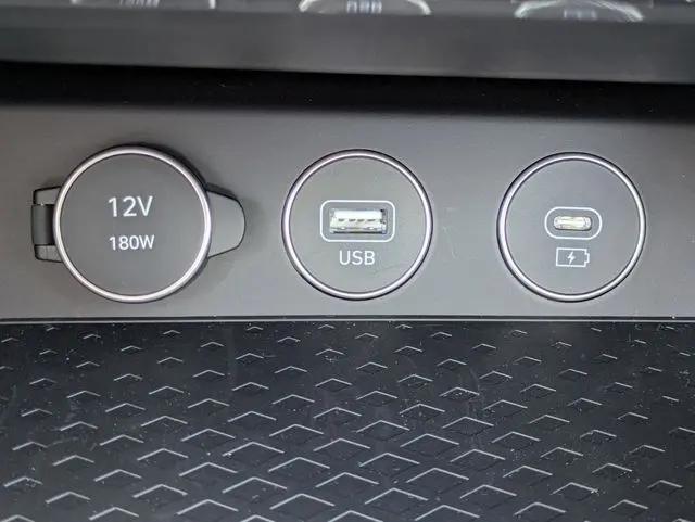2025 Genesis G70 2.5T AWD