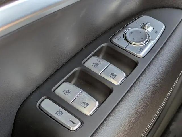 2025 Genesis G70 2.5T AWD