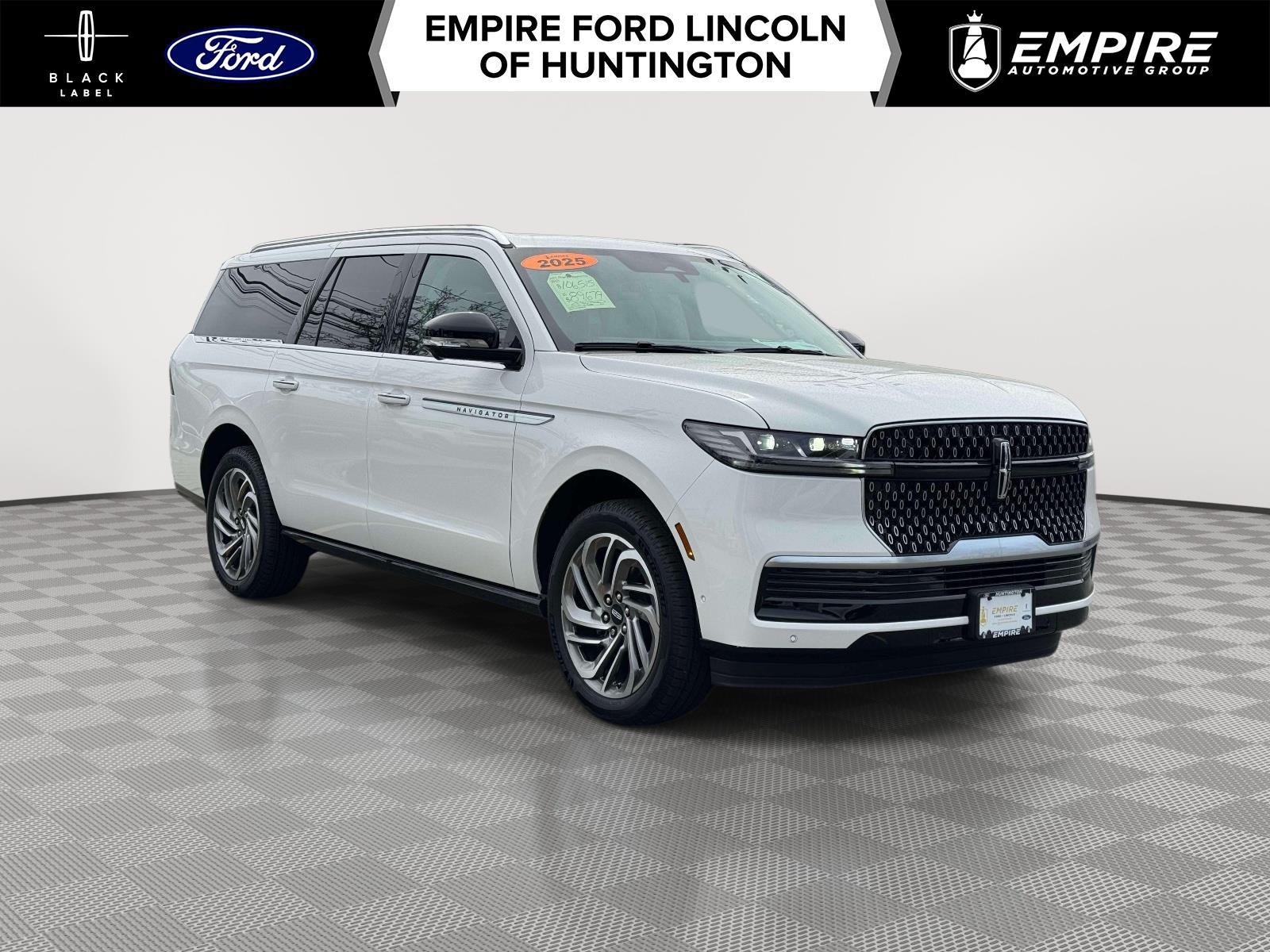 PRISTINE WHITE METALLIC 3C 2025 Lincoln Navigator L Reserve 4WD SUV / Crossover Four-Wheel Drive Automatic