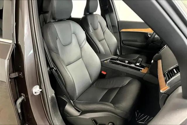 2024 Volvo XC90 B6 Plus Bright Theme 7-Seater