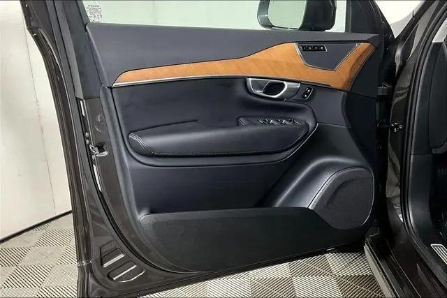 2024 Volvo XC90 B6 Plus Bright Theme 7-Seater