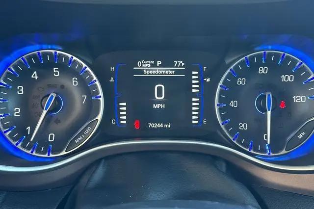 2022 Chrysler Voyager LX
