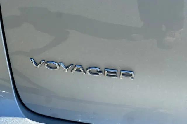 2022 Chrysler Voyager LX