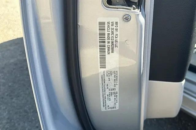 2022 Chrysler Voyager LX