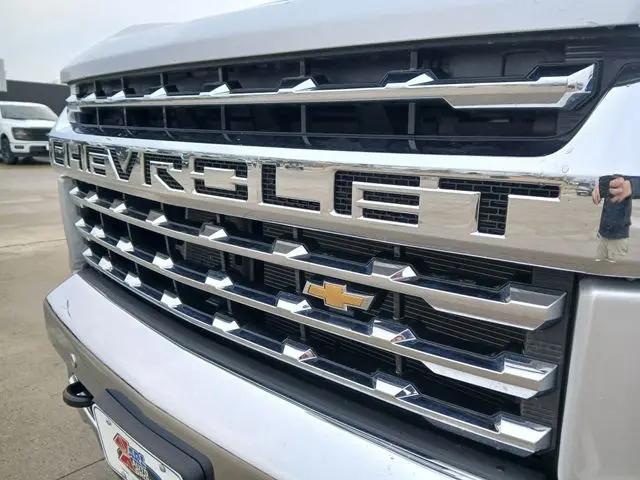 2022 Chevrolet Silverado 2500HD 4WD Double Cab Standard Bed LTZ