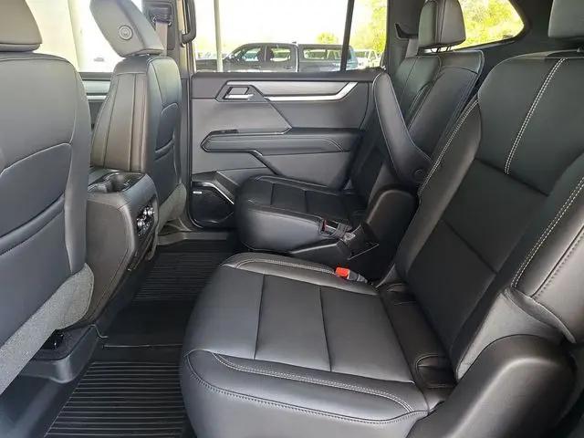 2026 GMC Acadia Elevation FWD