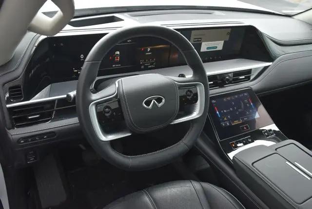 2025 INFINITI QX80 SENSORY AWD