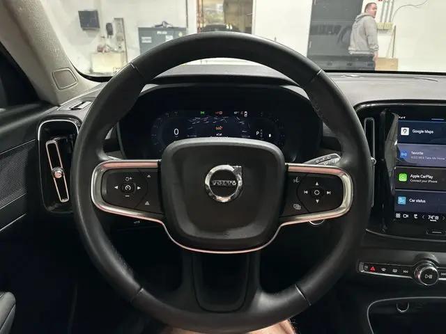 2025 Volvo XC40 B5 Core Bright Theme