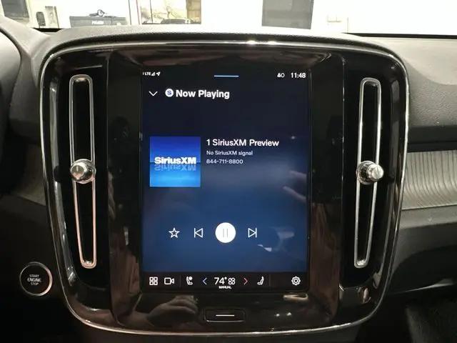 2025 Volvo XC40 B5 Core Bright Theme