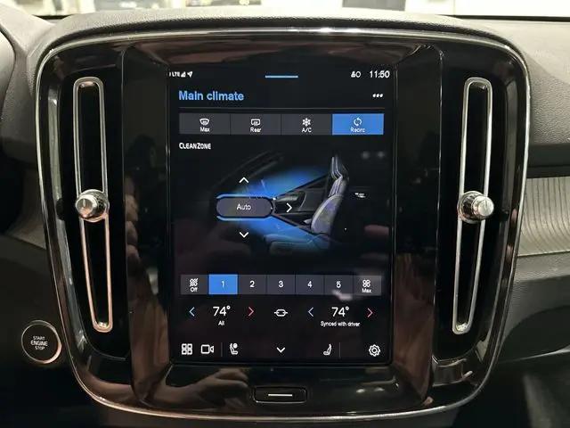 2025 Volvo XC40 B5 Core Bright Theme