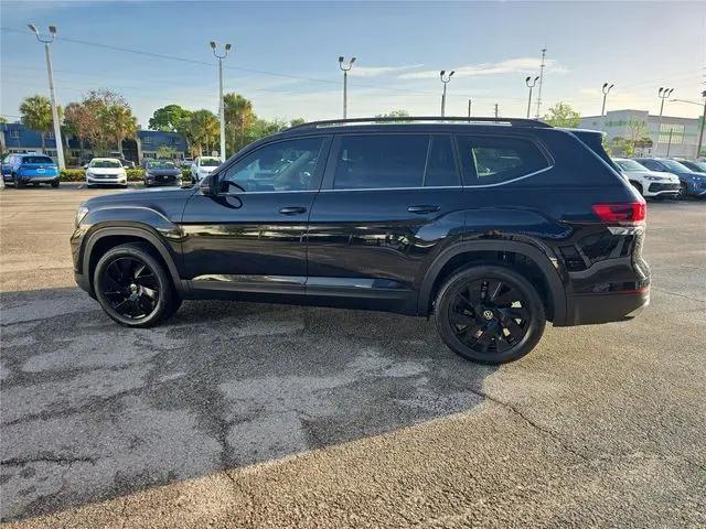 2026 Volkswagen Atlas SE with Technology
