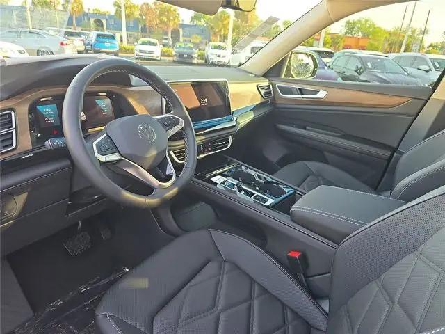 2026 Volkswagen Atlas SE with Technology