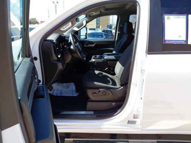 2025 Chevrolet Silverado 2500HD 4WD Crew Cab Standard Bed LT