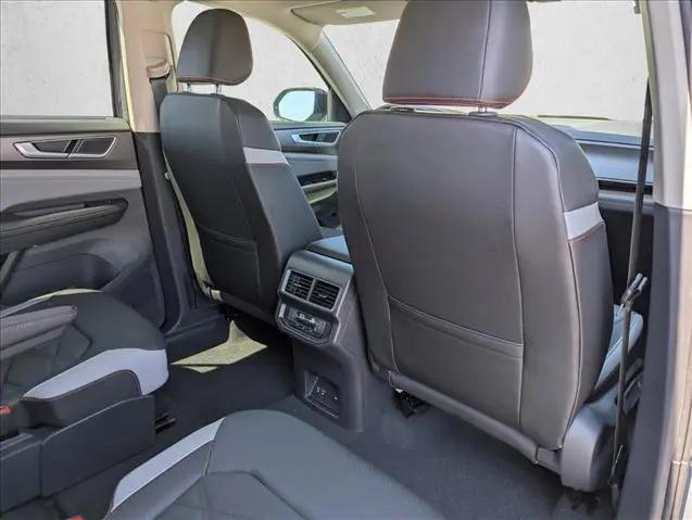 2026 Volkswagen Atlas Peak Edition