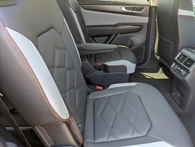 2026 Volkswagen Atlas Peak Edition