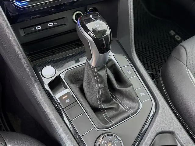2026 Volkswagen Taos SEL