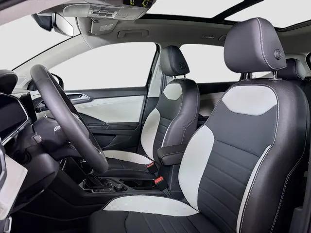 2026 Volkswagen Taos SEL