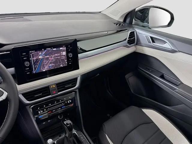 2026 Volkswagen Taos SEL