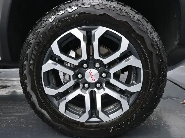 2024 GMC Canyon 4WD AT4