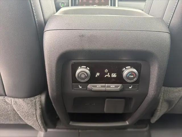 2026 GMC Acadia Denali AWD