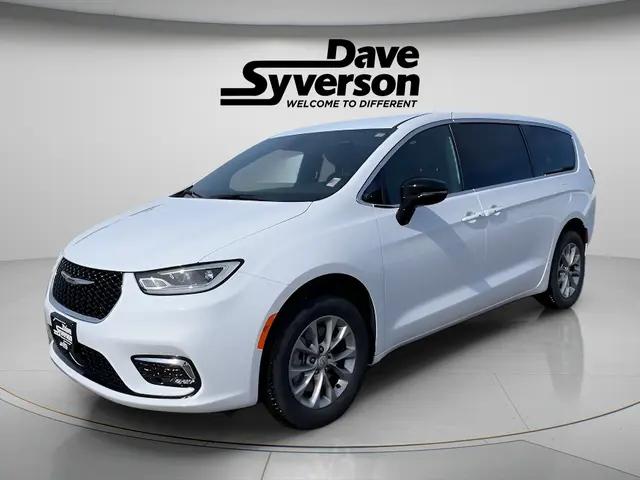 2026 Chrysler Pacifica Select AWD for sale in Albert Lea, MN