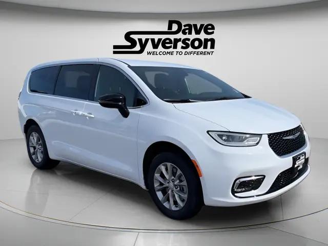 2026 Chrysler Pacifica Select AWD