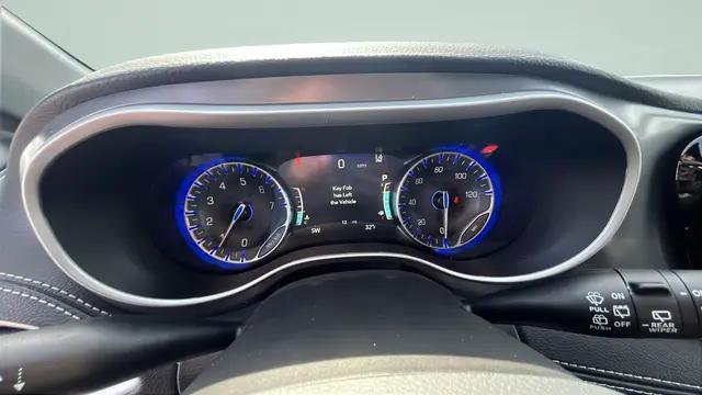 2026 Chrysler Pacifica Select AWD
