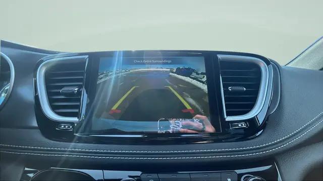 2026 Chrysler Pacifica Select AWD