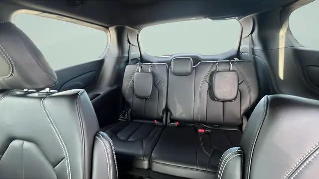 2026 Chrysler Pacifica Select AWD