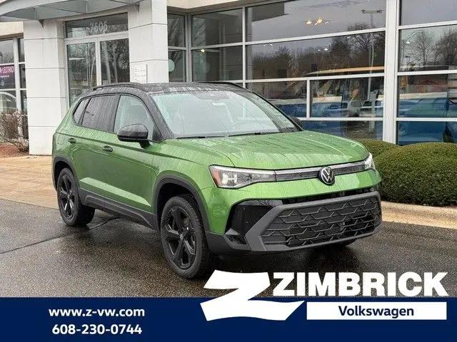 2026 Volkswagen Taos SE Black for sale in Middleton, WI