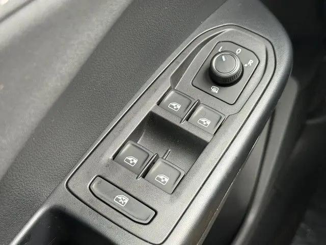 2026 Volkswagen Taos SE Black