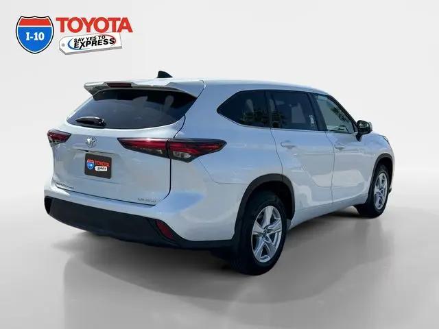 2024 Toyota Highlander LE