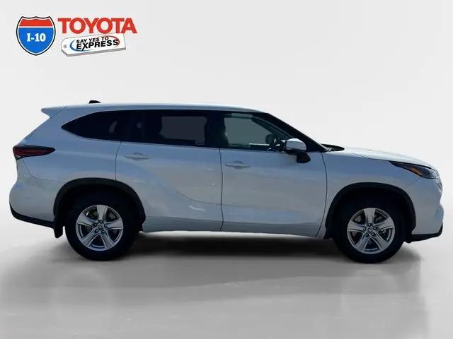 2024 Toyota Highlander LE