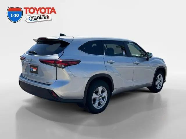 2024 Toyota Highlander LE