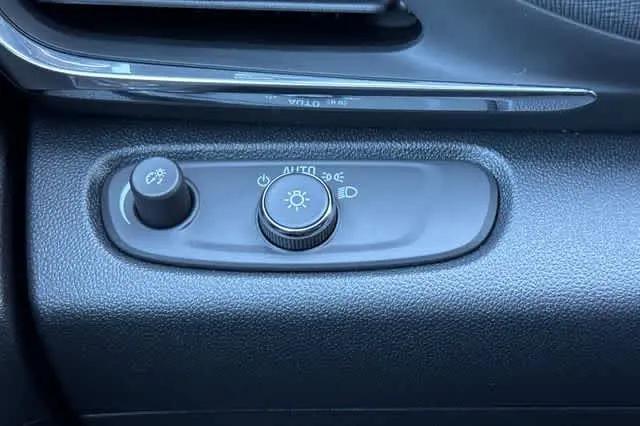 2026 Buick NV Preferred FWD