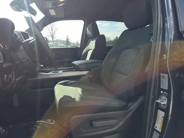 2026 Ram 1500 Express Crew Cab 4x4 5'7" Box