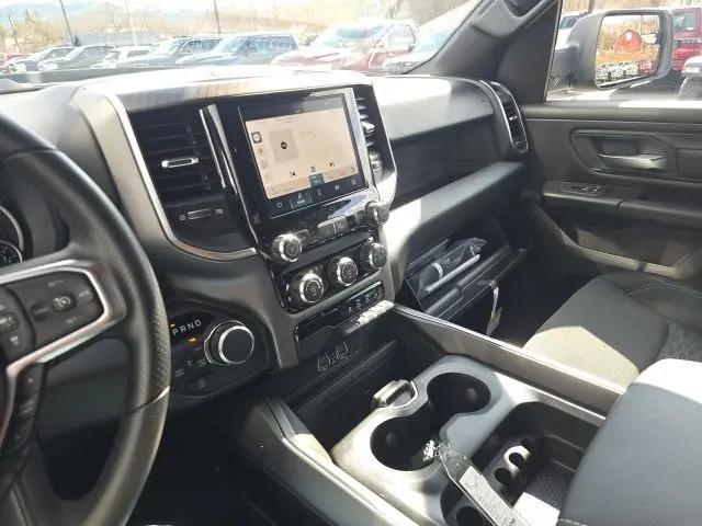 2026 Ram 1500 Express Crew Cab 4x4 5'7" Box