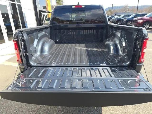 2026 Ram 1500 Express Crew Cab 4x4 5'7" Box