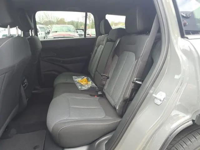 2026 Jeep Cherokee Laredo 4x4