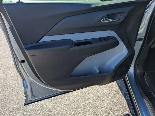 2027 Chevrolet Bolt LT FWD