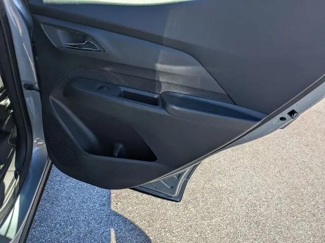 2027 Chevrolet Bolt LT FWD