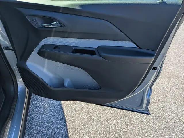 2027 Chevrolet Bolt LT FWD