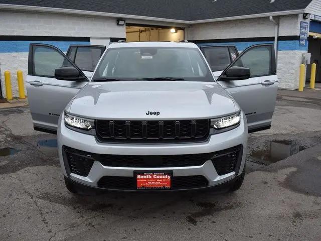2026 Jeep Grand Cherokee Altitude 4x4