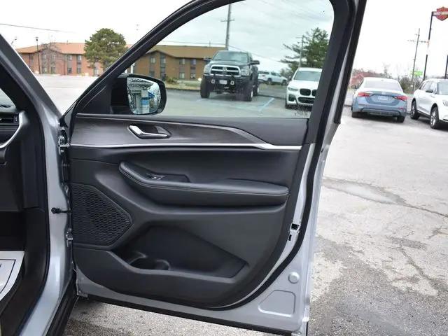 2026 Jeep Grand Cherokee Altitude 4x4