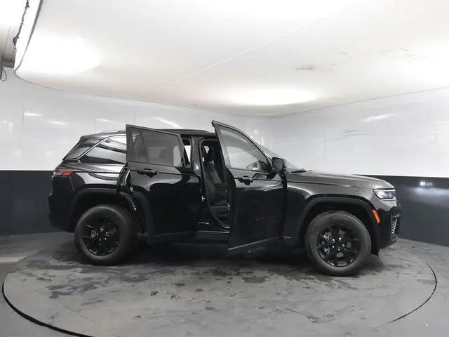 2026 Jeep Grand Cherokee Altitude 4x4